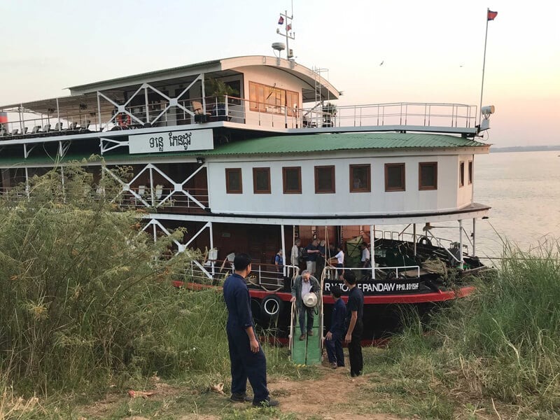 RV Tonle Pandaw at riverbank