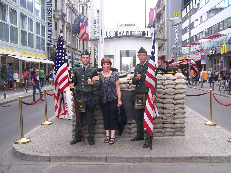 Glynis with GI's in Berlin at Check Point Charlie