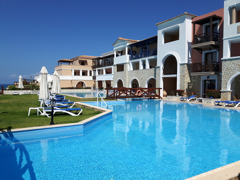 Luxury - Royal Olympian apartments and pool