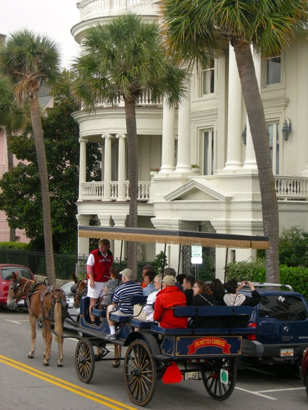 Carriage tours of Charleston