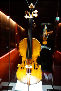 Cremona violin museum exhibit