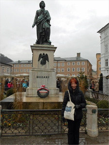 Glynis at the Mozart statue