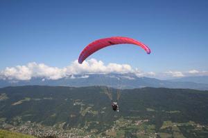Gillian paragliding