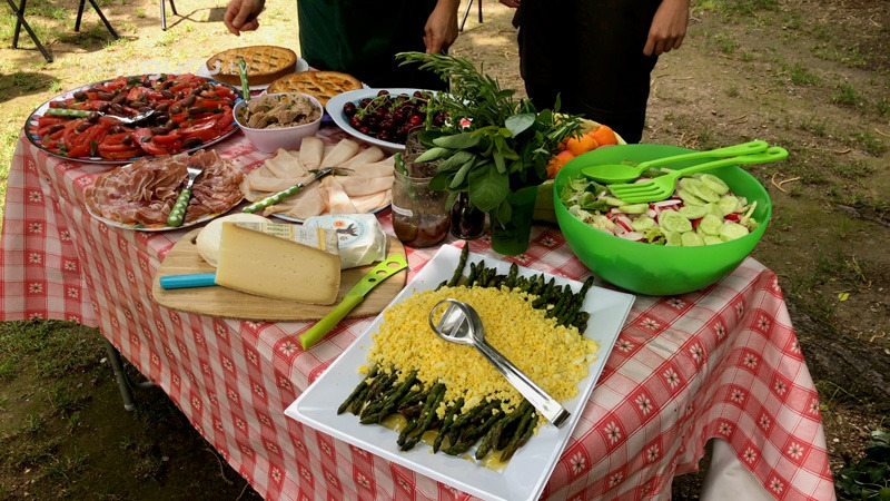 Hedonistic Hiking - picnic spread