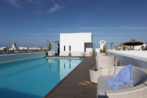 Heure Bleue Palais pool and terrace