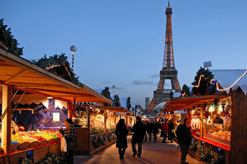 Paris Chritsmas Market - by Jean-Pierre Dalbera CC BY-20.0 via Wikimedia Commons