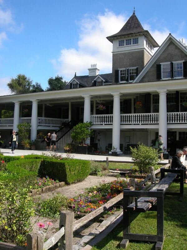 Magnolia Plantation House