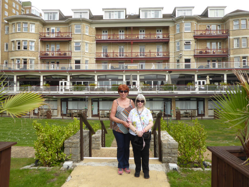Glynis and sister Julie in the grounds of the Savoy Hotel