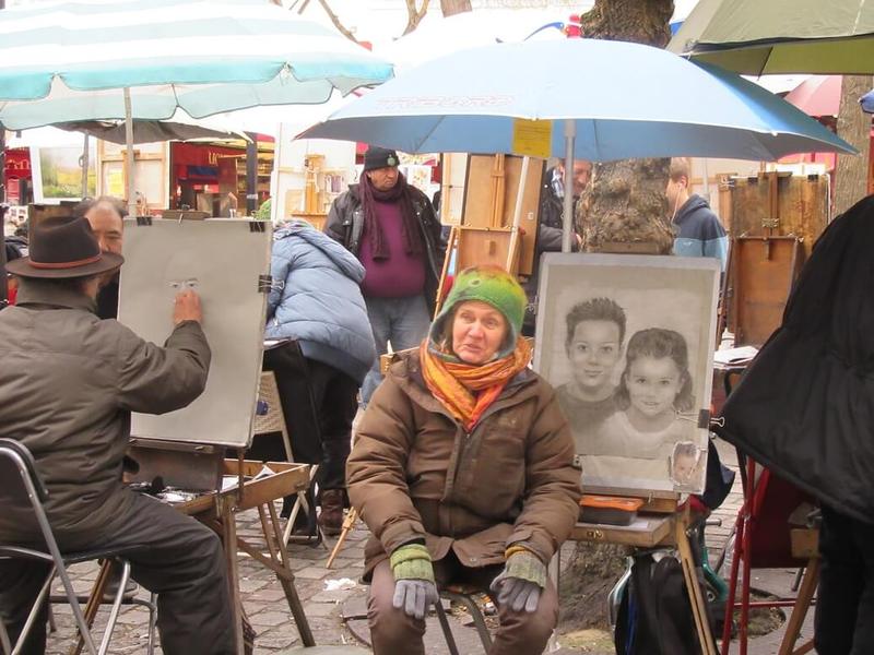 Display artists at work in Place du Tertre