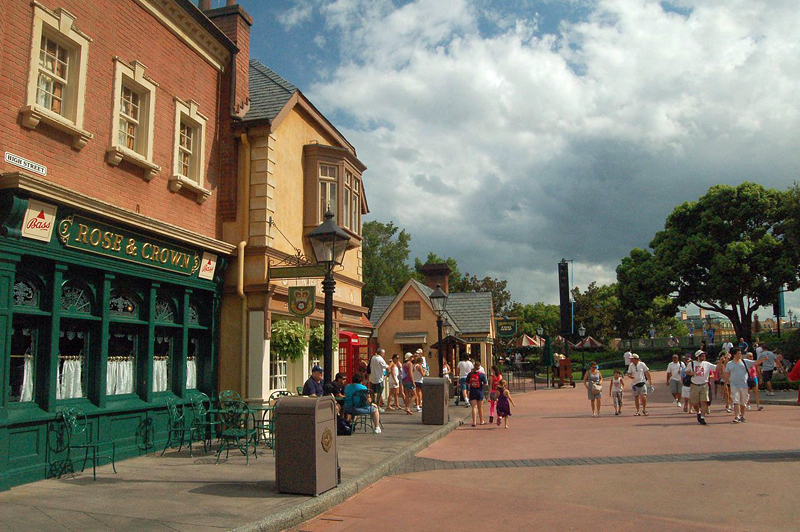 Rose and Crown Pub located in United Kingdom Pavilion in Epcot by Eric Marshall via Wikimedia Commons under licence CC BY 3.0