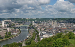 Rouen - by DXR via Wikimedia Commons