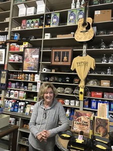 Tupelo hardware store (Elvis's first guitar)