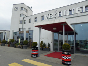 V8 Hotel, Germany