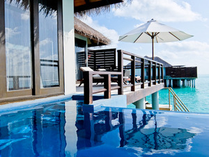 Velassaru pool in Ocean Villa