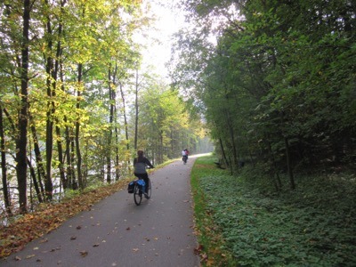 Cycle path along the Danube