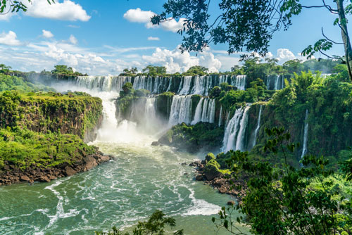 iStock-1159474019---Iguazu-Falls,-Argentina---WEB