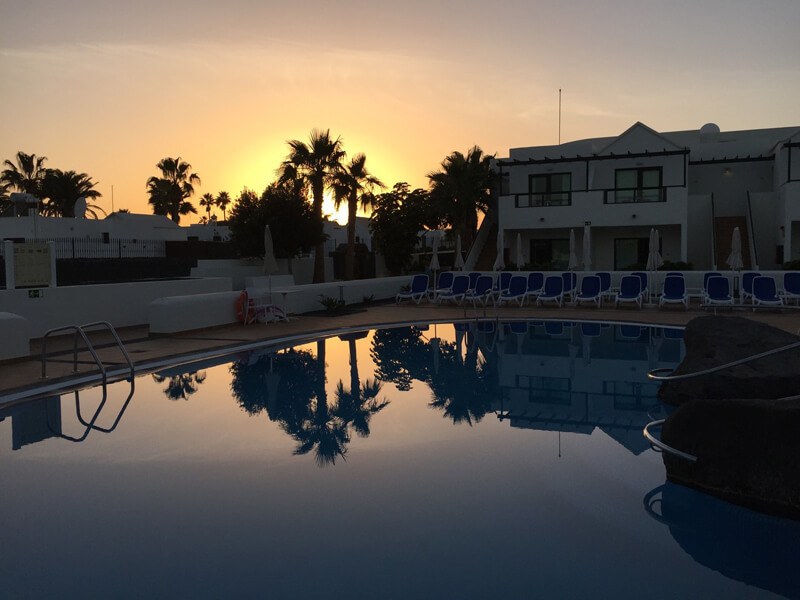 Hotel Smartline Pocillos Playa at sunset