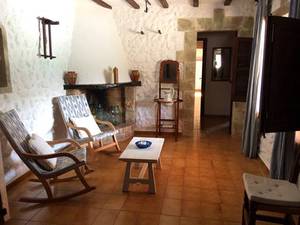 The traditionally rustic, but very comfortable, interior of Finca Cuxach