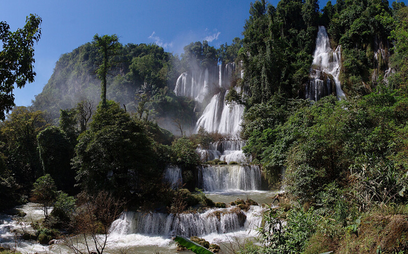 The waterfall near Umphang