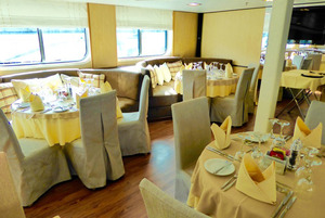 Dining room - Variety Cruises