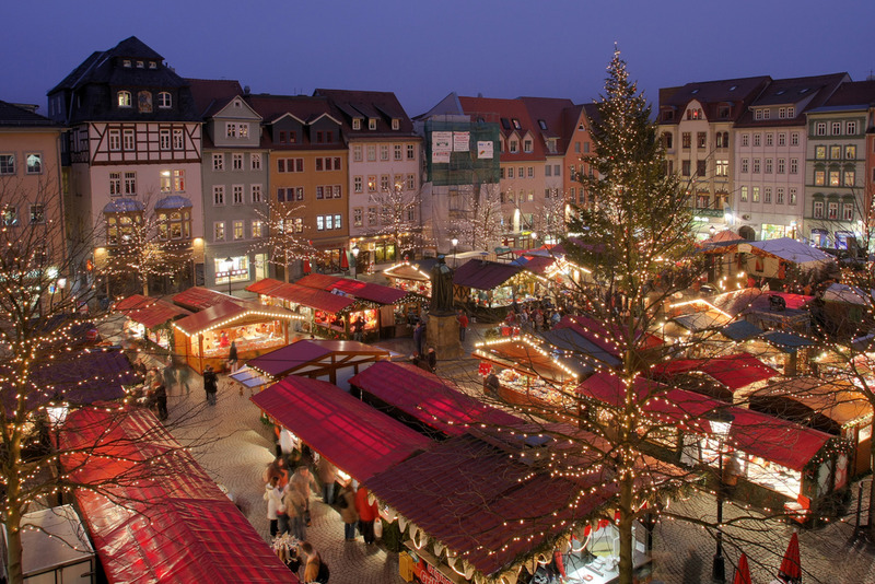 Christmas Market in Germany - by Renes at flickr CC BY-SA 2.0 via Wkimedia Commons