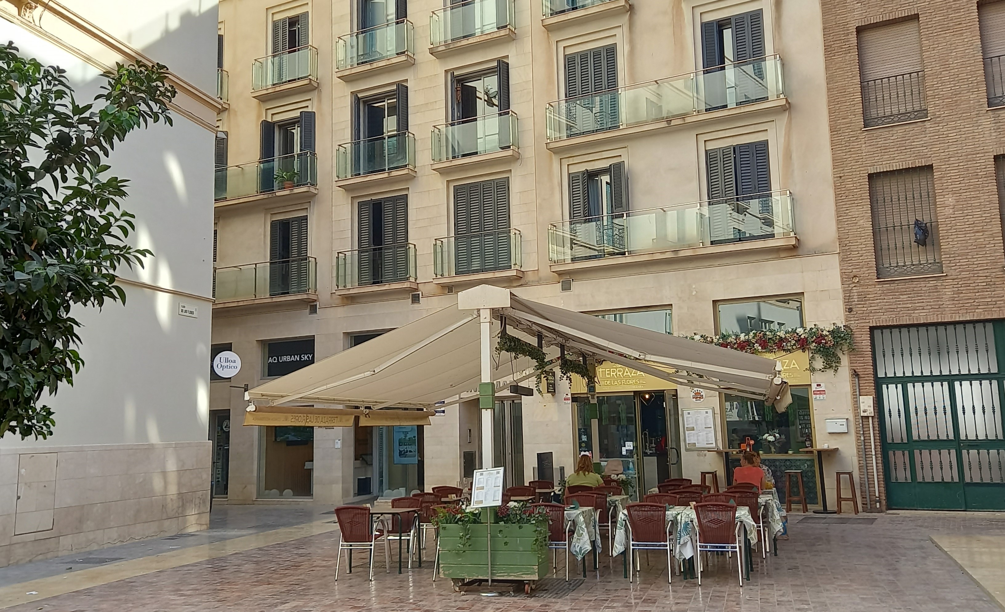 A lovely restaurant in a quiet plaza off Malaga's Oxford Street ...