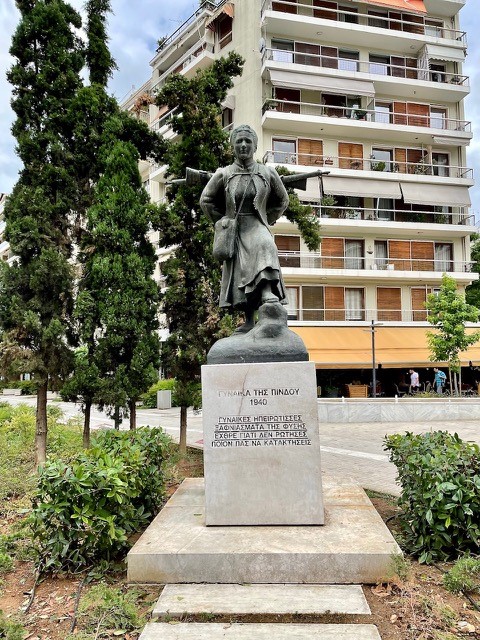 Statue to the Women of the Pindos