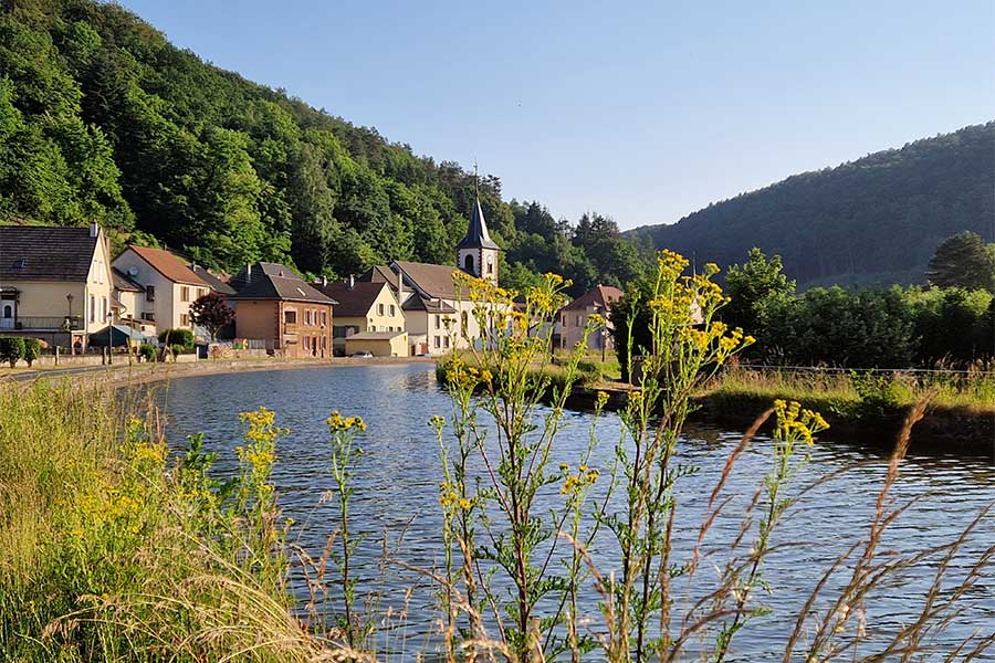 quaint, peaceful Lutzelbourg in Lorraine on the Marne-Rhine canal | Alsace