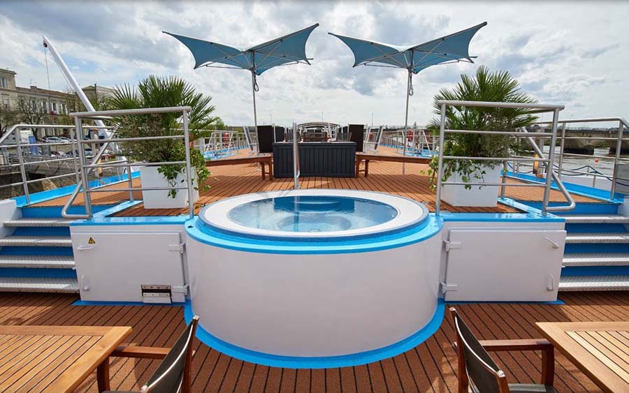 The inviting jacuzzi on AmaDolce's spacious sundeck