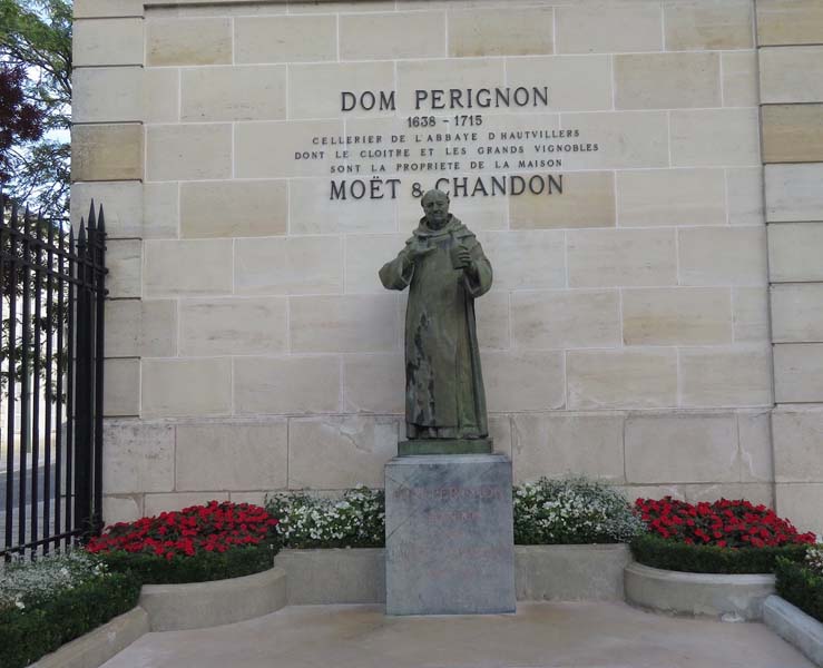 Épernay's statue of Dom Pérignon