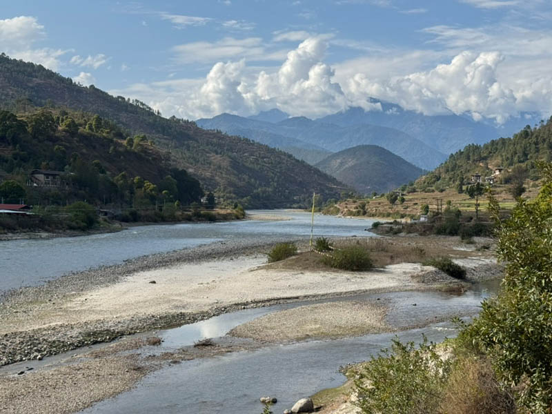 The rivers Pho and Mo Chu converge near the town of Punaka - The Samtengang Trek