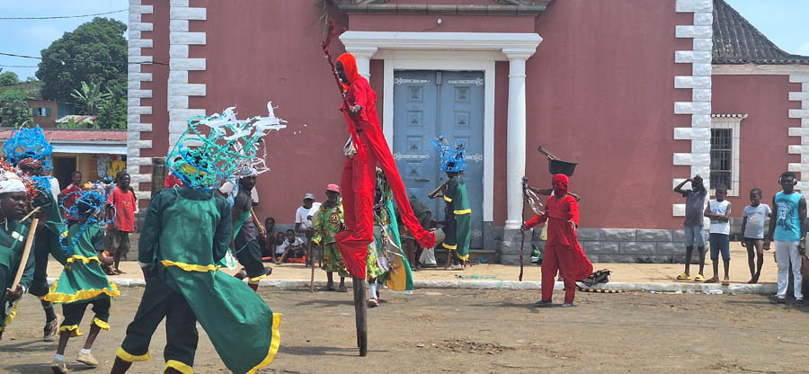 Stilt dancer