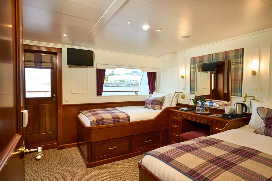 Lord of the Highlands Balcony Cabin