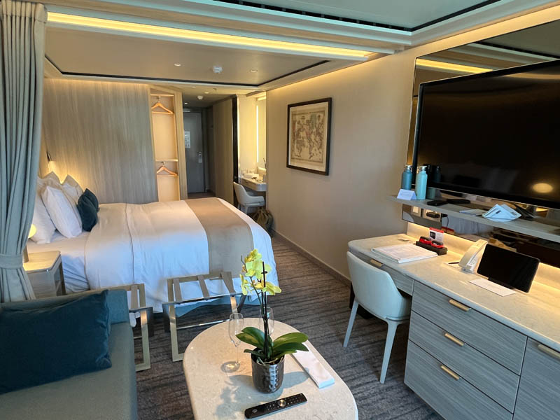 Deluxe Veranda Suite on Silver Ray