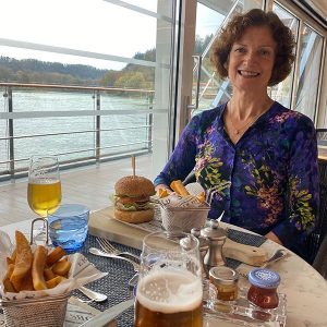 article GH Riverside Gill enjoying an informal lunch in Blue near the ship's stern   IMG_7122